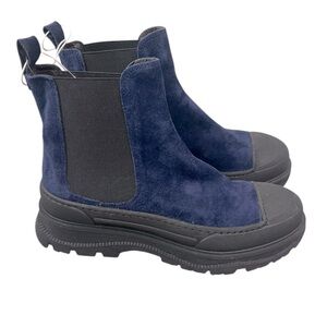 LIFE Italian Lug Navy Blue Leather Ankle Women Boots Size 7.5